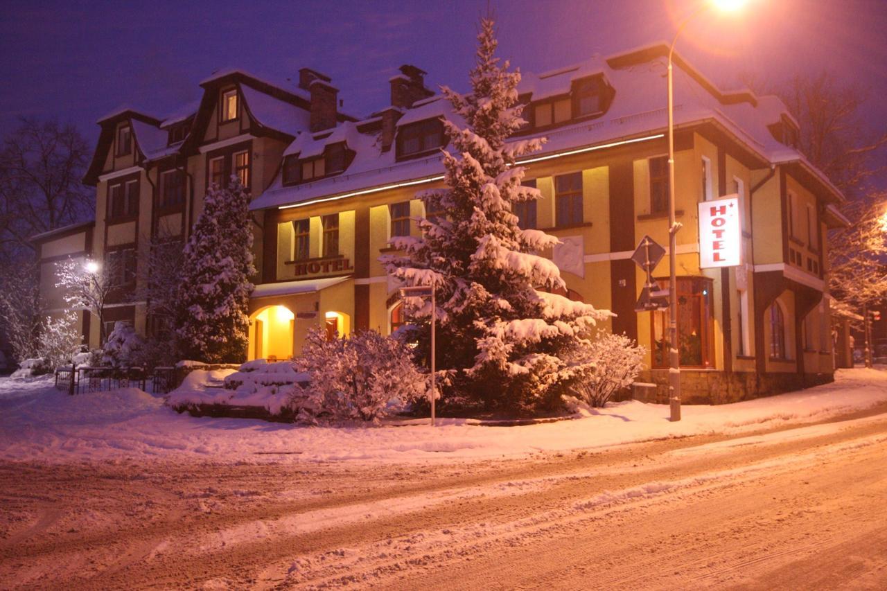 Hotel Karkonosze Kamienna Gora Exterior photo