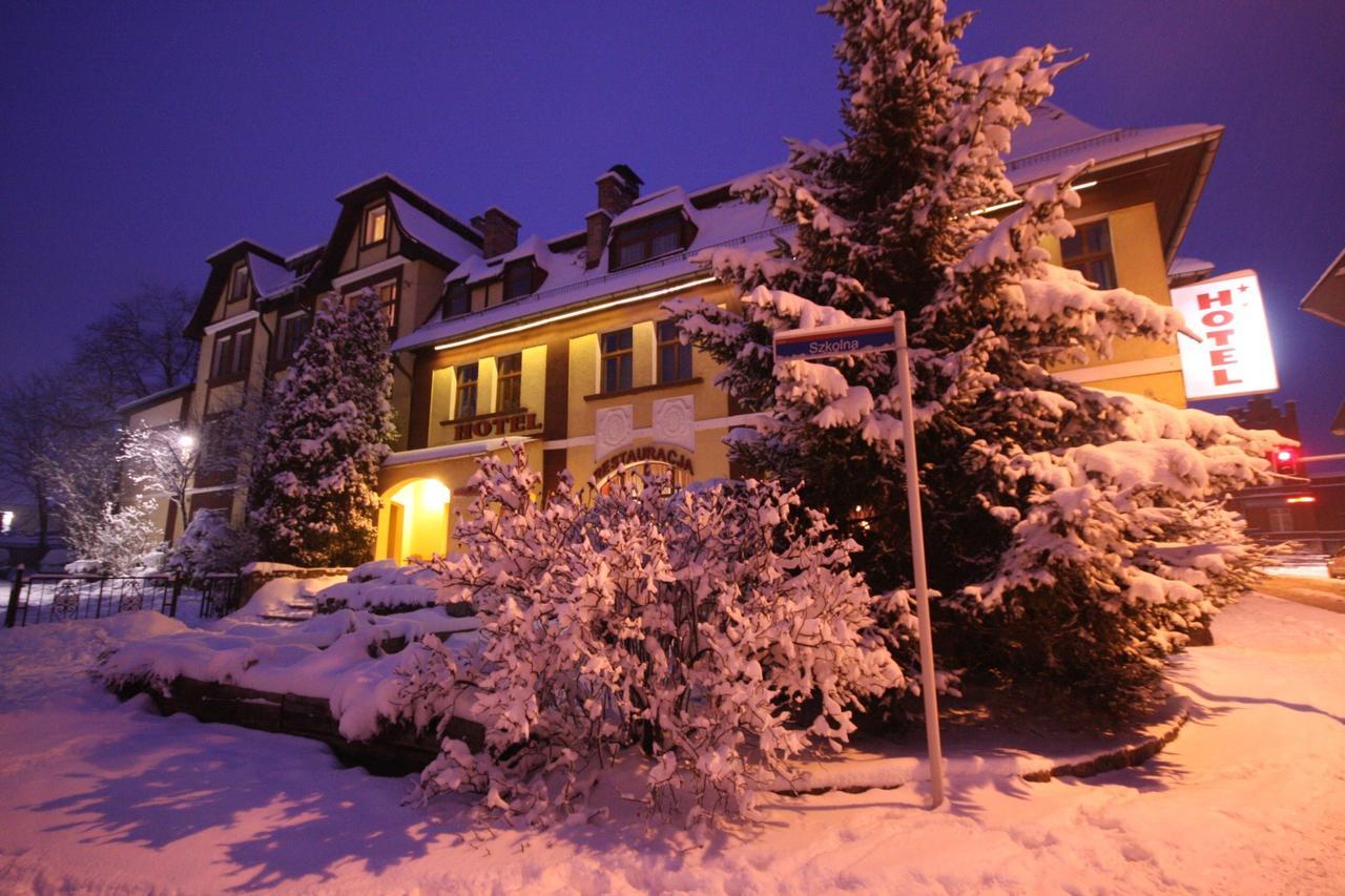 Hotel Karkonosze Kamienna Gora Exterior photo